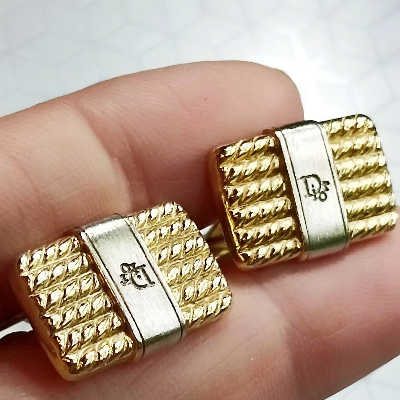 Boutons de manchette vintage Christian Dior ton or bijoux pour hommes avec signe