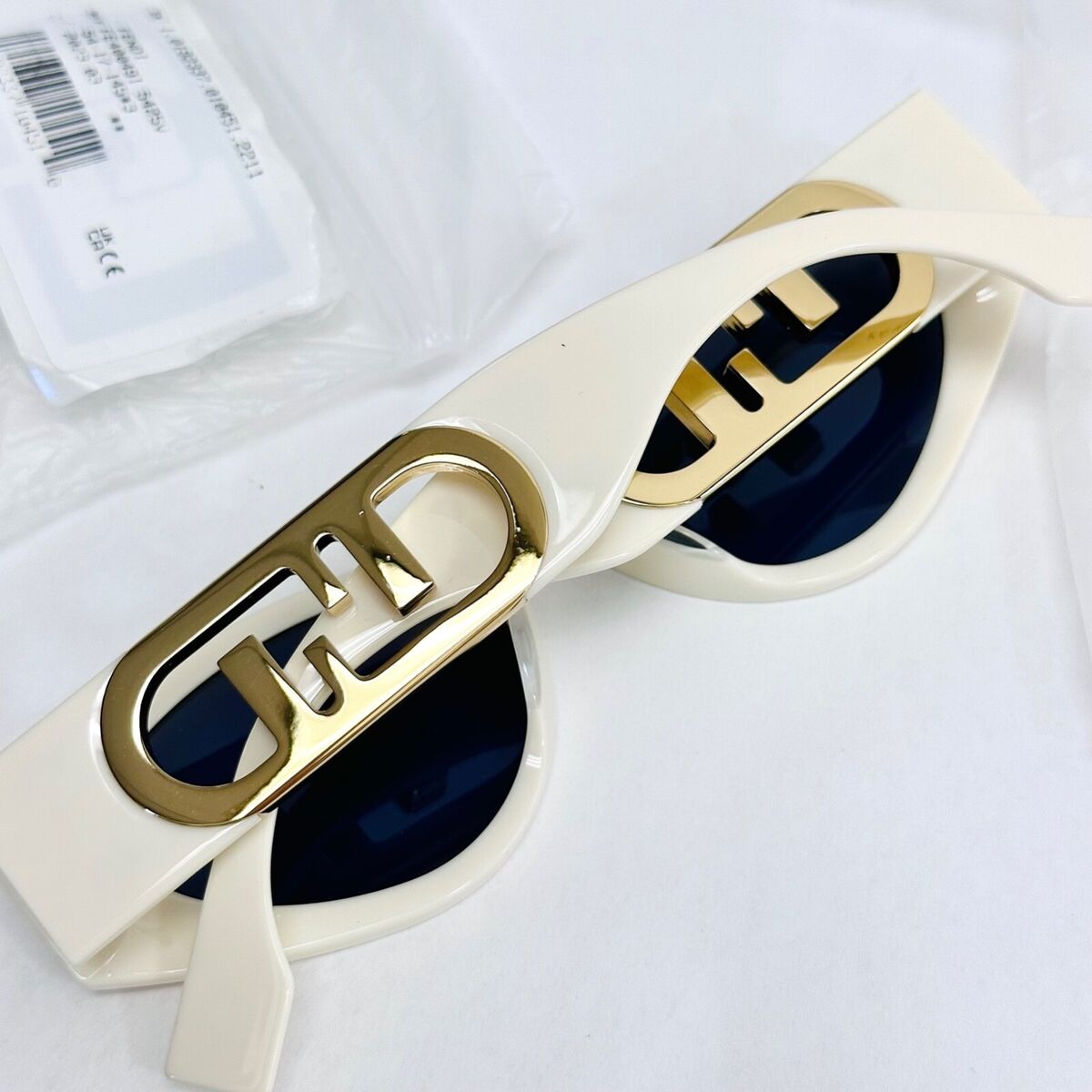 FENDI O'LOCK 40049 White Ivory Blue Cat Fashion FF Lock Logo FENDI O'LOCK 40049 White Ivory Blue Cat Fashion FF Lock Logo