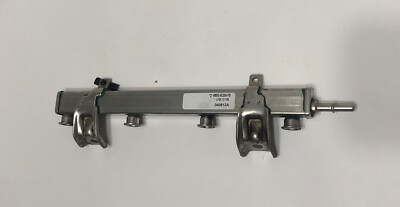 2005 Mazda 3 Factory fuel rail fuel injectors 4M5G-9D280-FB.. 2.3L motor