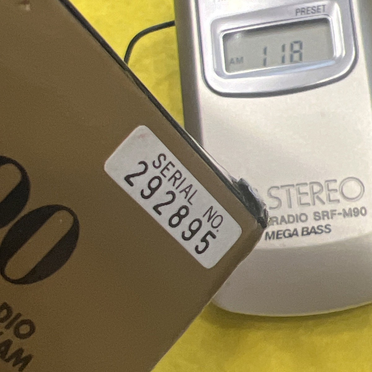 Sony SRF-M90 FM/AM Radio RARE !! 14 Memory Pre Sets And MEGA BASS