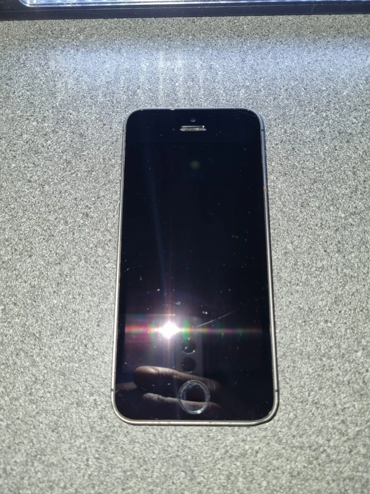 FAULTY Apple iPhone SE 1st Gen A1723 32GB Black - Grade C, BH 98%, AA4120 - Image 2 of 4