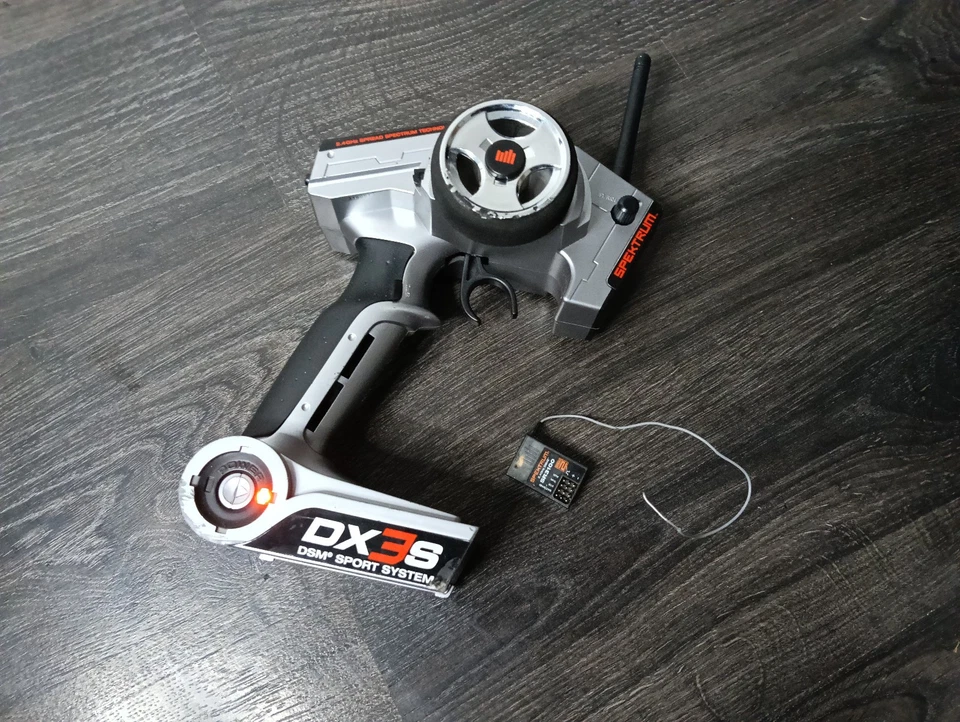 SPEKTRUM DX3S controller transmitter handset RC RADIO SR3100 2.4ghz set DSM DX3 - Image 2 of 4