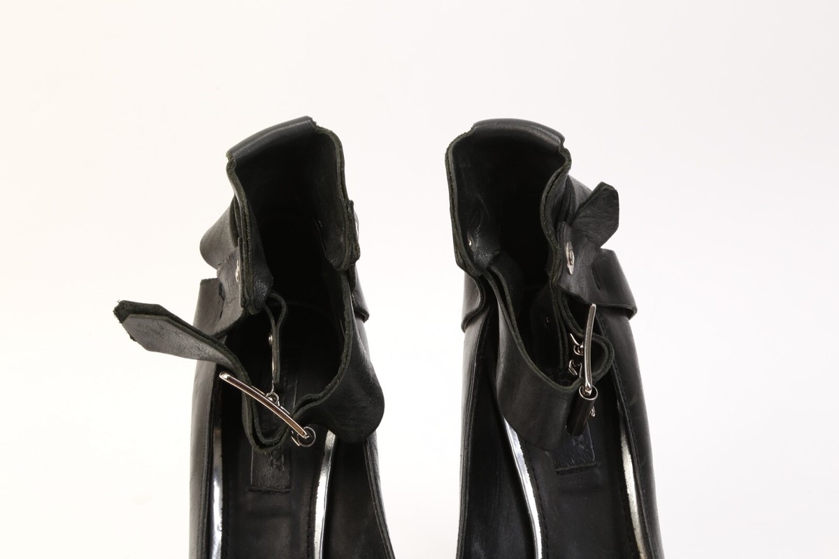BURBERRY Prorsum Black Leather Ankle Buckle Platform Heels  display picture 1