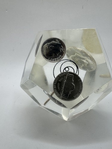 Lucite Paperweight 1967 Kennedy Half Dollar Uncirculated Quarter Dime Nickel - Picture 3 of 5
