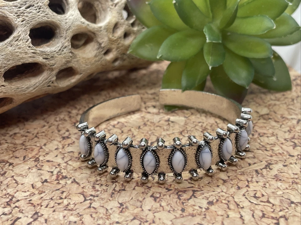 BRAZALETE BLANCO TURQUESA PLATA OESTE SUROESTE Ranch Wear Grueso Puño Vaquera Foto 3 de 4