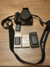 Canon EOS Digital Rebel XTi /  10.1MP SLR Camera - Black (Body & Batteries)