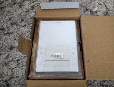 New Siemens QMX3.P02 / S55624-H107 Room Operator Unit / Temperature Sensor