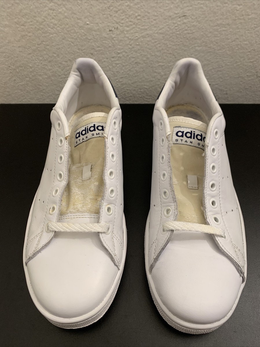 VINTAGE ADIDAS STAN SMITH LEATHER TRAINERS FROM 1998. RARE FIND Us