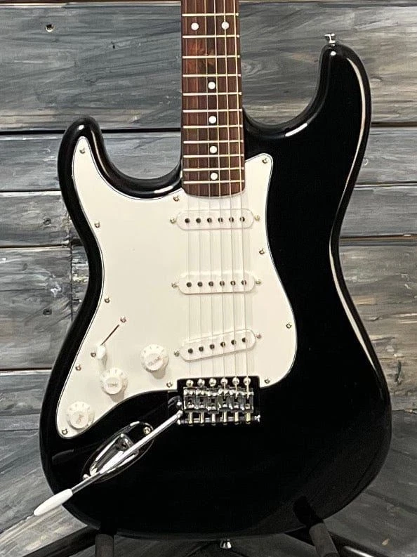 Stagg stratocaster 2024 electric guitar