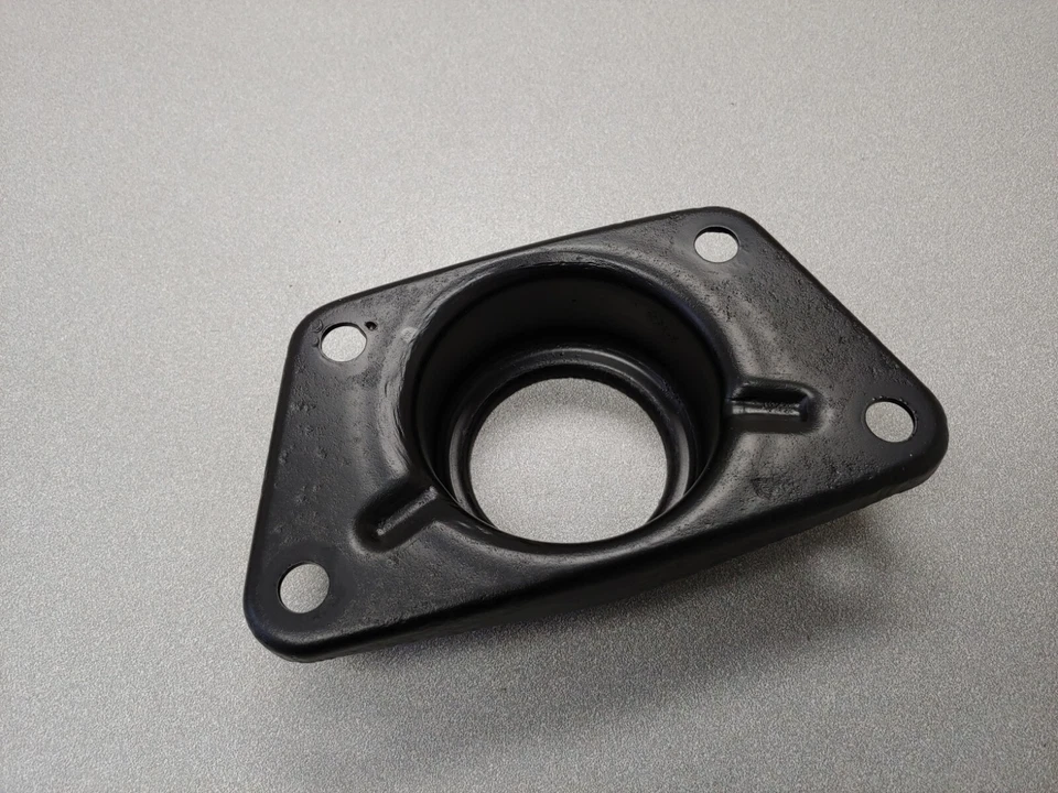 USED ORIGINAL PORSCHE 911 912 912E 930 REAR SPRING PLATE BEARING COVER PITTED - Imagem 4 de 4