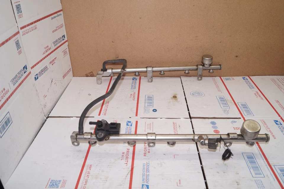 2008 Ford Super Duty F250 F350 6.8L V10 3v Fuel Injector Rail OEM 5C3E-9F792-GD Foto 3 de 4