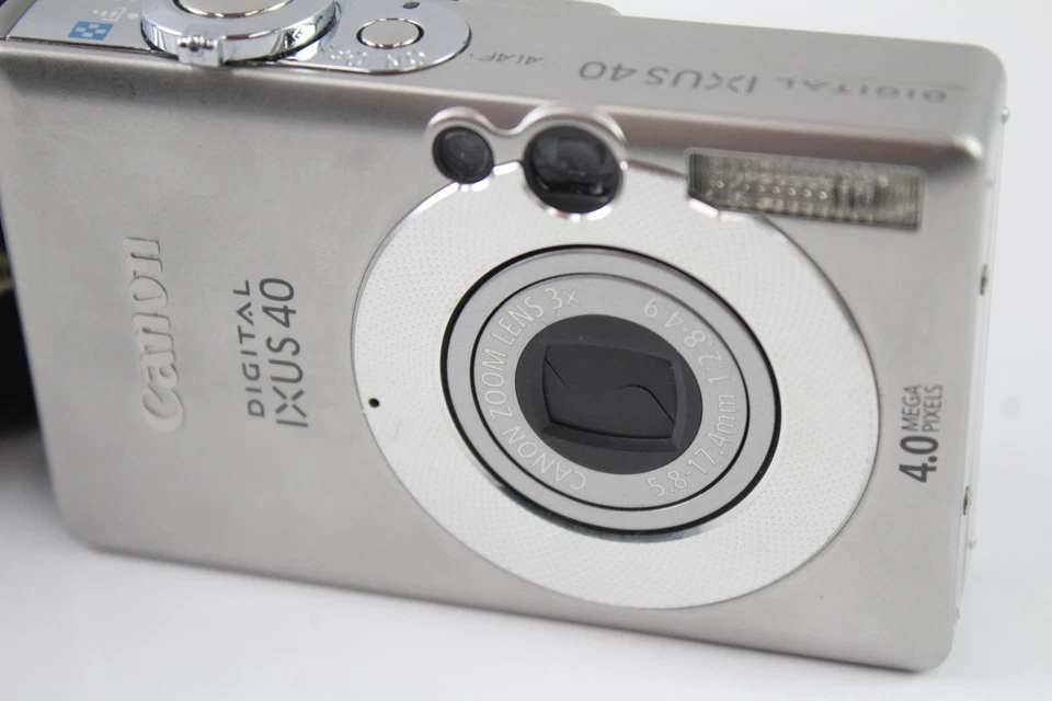 Canon IXUS 40 Digital Compact Camera Working w/ Canon 3x Zoom Lens - Image 2 of 4