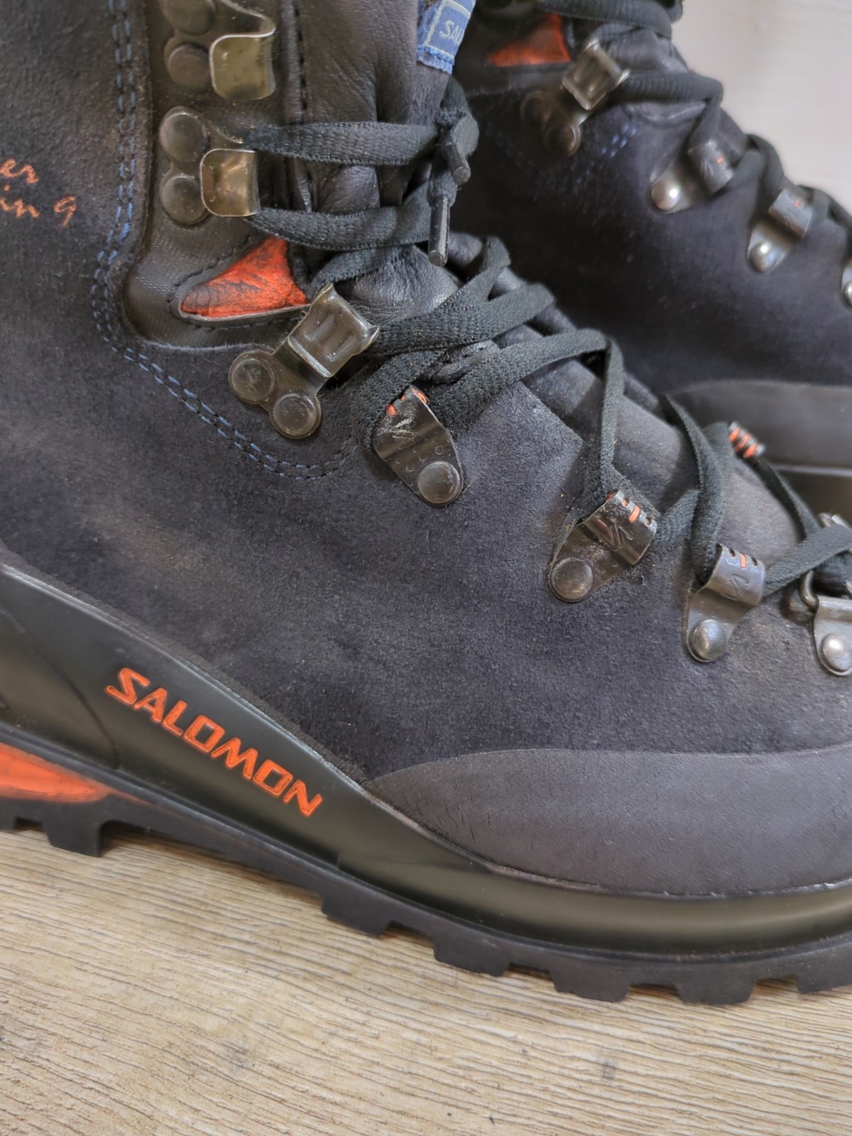 Stivali da trekking Salomon Super Mountain 9 taglia 5 UK ottima usura ottime suole