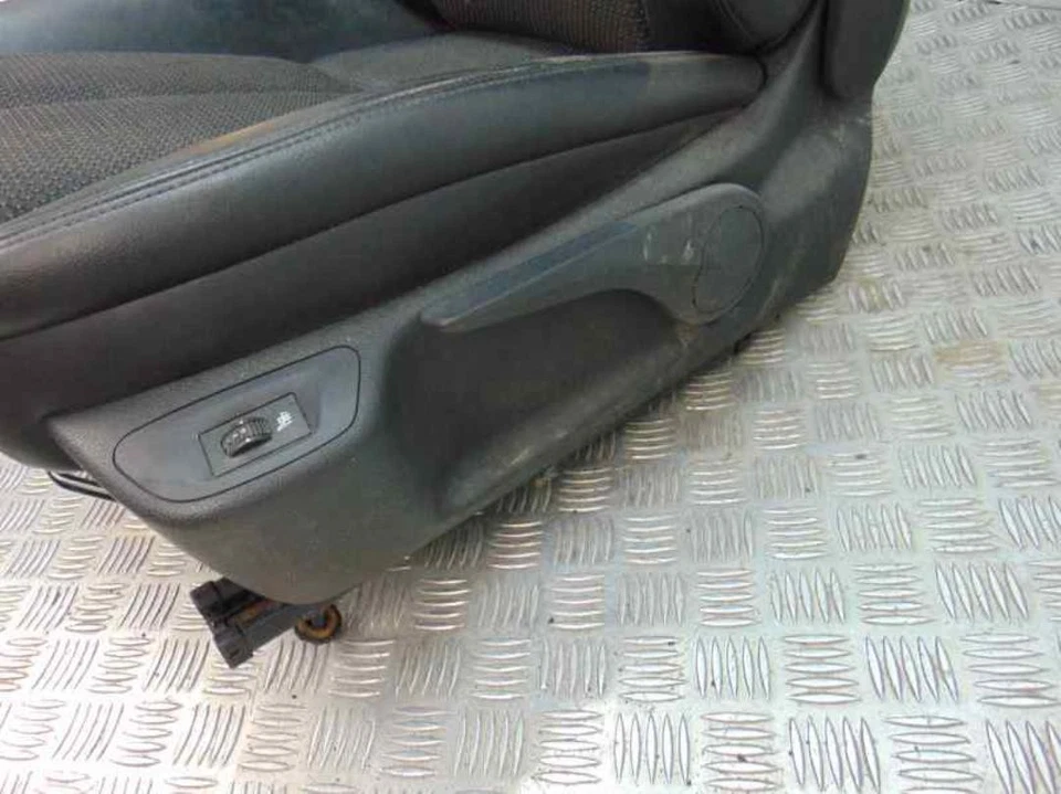 Juego Asientos Completo para PEUGEOT 407 SW Premium 2004 178406 - Imagen 2 de 4