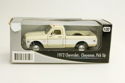 Welly - Chevrolet Cheyenne Pick Up Truck 1972 - 1:32 - Excellent condition