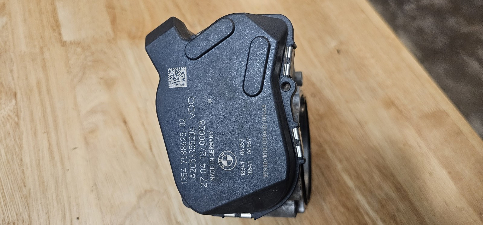 11-15 BMW F30 F31 320i 328i Throttle Body Valve Air Intake Assembly 7588625 OEM