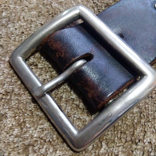 Cintura in pelle marrone 32 pollici HTC borchiata vita nera 4 cm usata - Foto 9 di 20