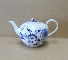 Meissen Zwiebelmuster - 1. Wahl - Teekanne mit Deckel Höhe 13 cm (DB)