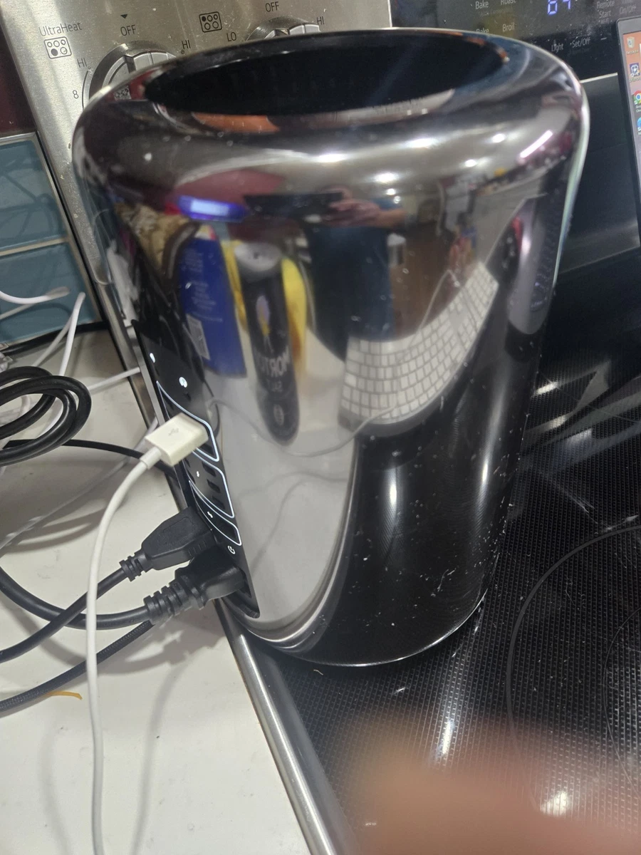 Preços baixos em Computadores desktops e all-in-one Apple Mac Pro