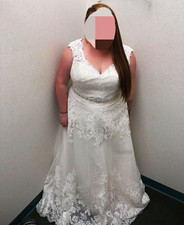 David's Bridal 20W Ivory/Champagne A-Line V-Neck Cap Sleeve Lace Dress