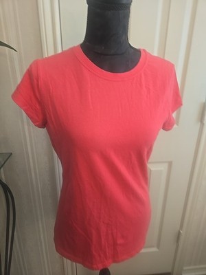 So Wear It Declare It Women's Coral Tshirt Xl. Runs Small.