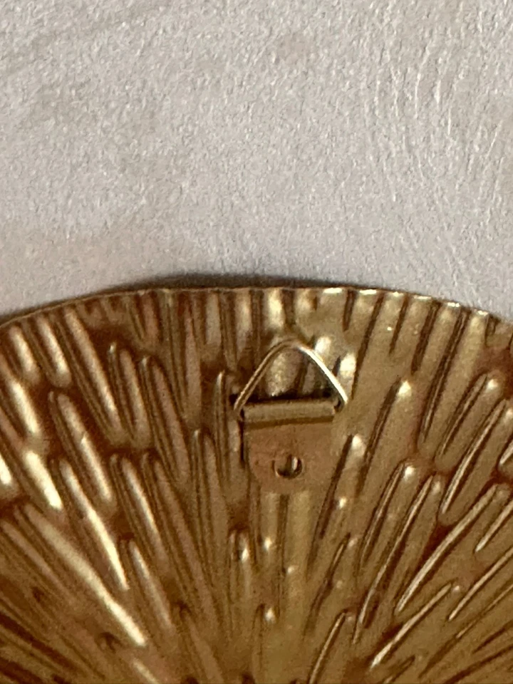 Disco colgante de pared texturizado tono dorado - arte metálico redondo decoración adorno moderno Foto 4 de 4