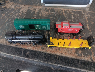 #ad Lionel 8632 Locomotive Plus 3 More Parts $60.00