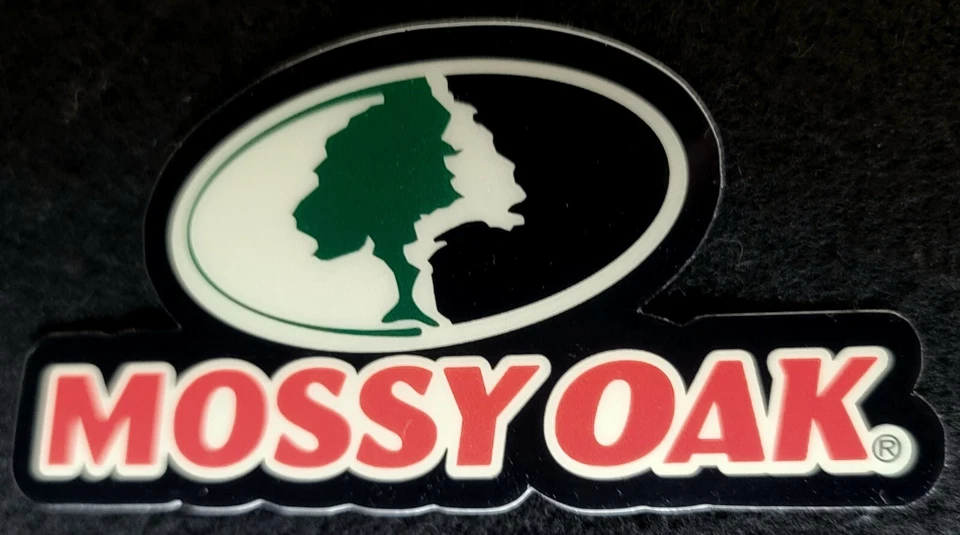 MOSSY OAK STICKER "OAK" 4 X 2 1/8"GLOSSY THICK OUTDOOR USE WATERPROOF.