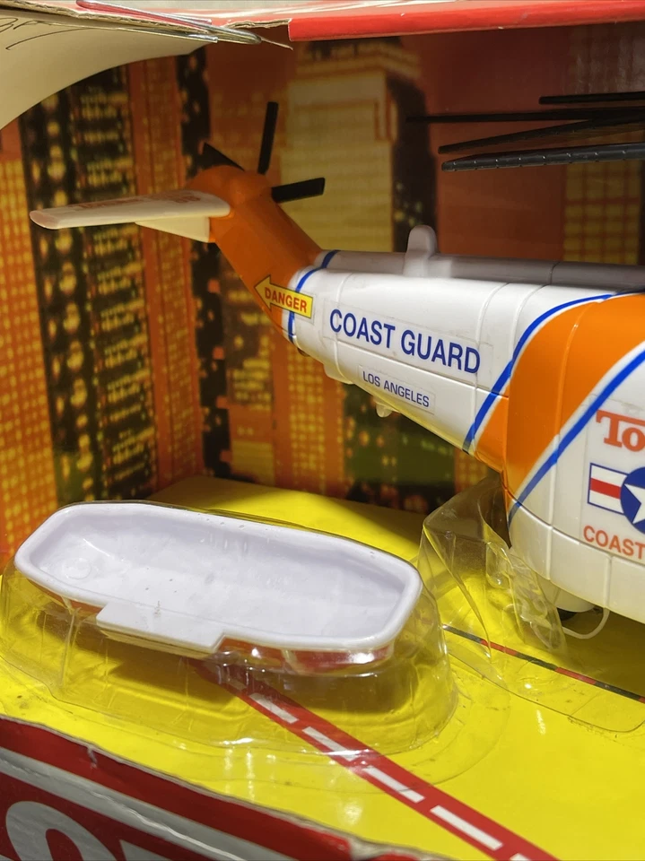 Vintage 2000 Tonka COAST GUARD LOS ANGELES 1428 Helicopter Lights And Sound - Image 4 of 4