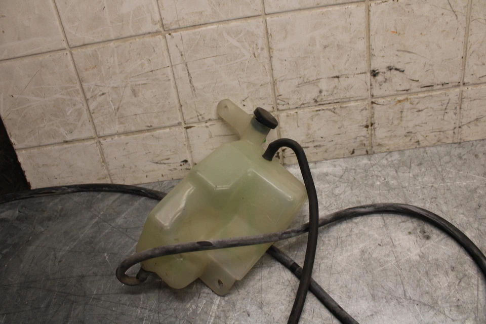 2007 Suzuki Boulevard M50 GARRAFA RESERVATÓRIO TANQUE DE ÁGUA REFRIGERANTE 17910-48G00 BB537 - Imagem 2 de 4