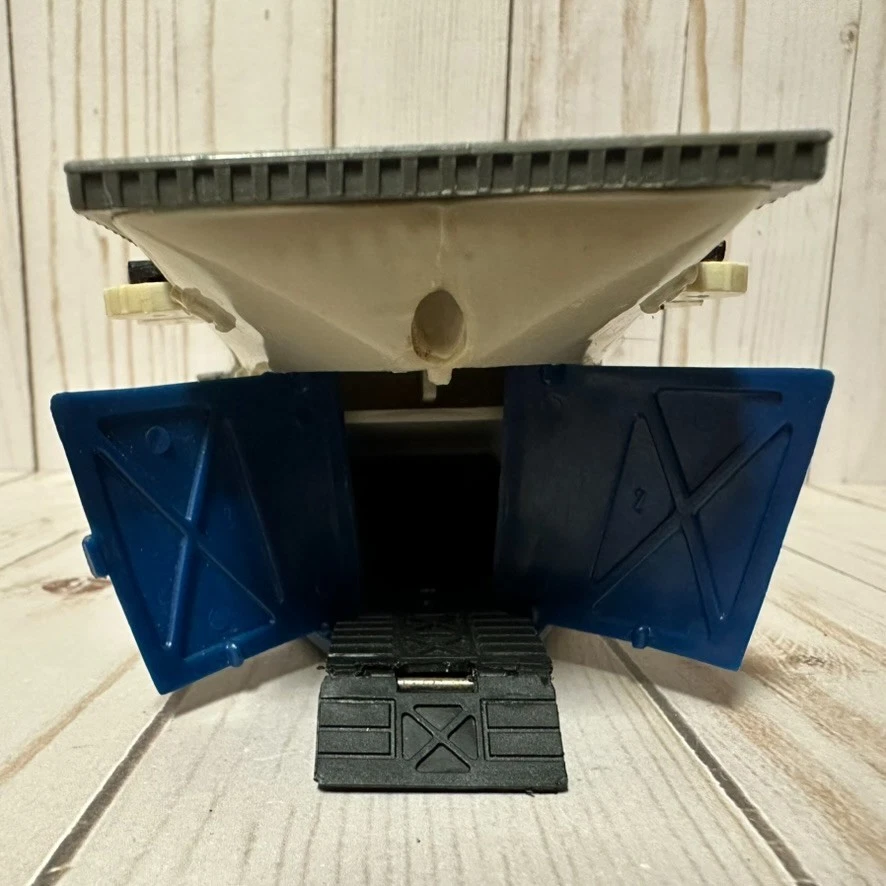 Juego de 2 Micro Máquinas de Acción Portaaviones de Colección Rojo Azul Foto 4 de 4