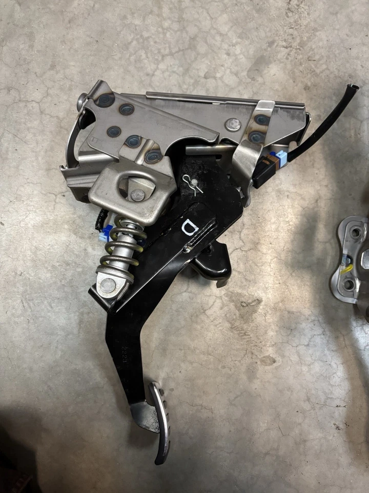 Nissan 370z 2009-2017 cupé embrague manual pedal freno conjunto fabricante original 55 k millas Foto 2 de 4