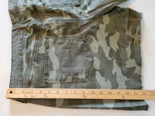 WOMEN'S SONOMA GOODS FOR LIFE HIGH -WAISTED SHORTS SIZE 18 CAMO WITH RAW HEM - Picture 8 of 11