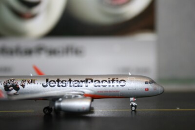 Phoenix 1:400 Jetstar Pacific Airbus A320-200 VN-A561 (04108