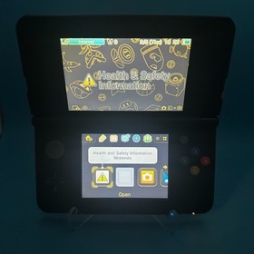 Nintendo 3DS Original Handheld System - Black W/ Charger + Stylus