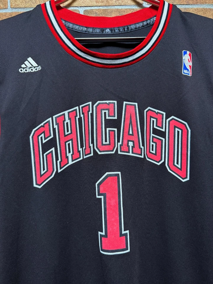 Camisa Adidas Chicago Bulls #1 Derrick Rose basquete NBA tamanho P 2012 - Imagem 3 de 4