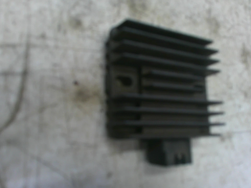 Yamaha Majesty 400 YP400 2004-2008 regulador de voltaje rectificador Foto 2 de 4