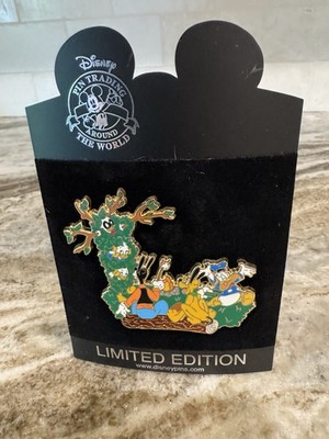 Disney Pin Le 300 Donald Duck, Goofy & Friends Campfire Ghost
