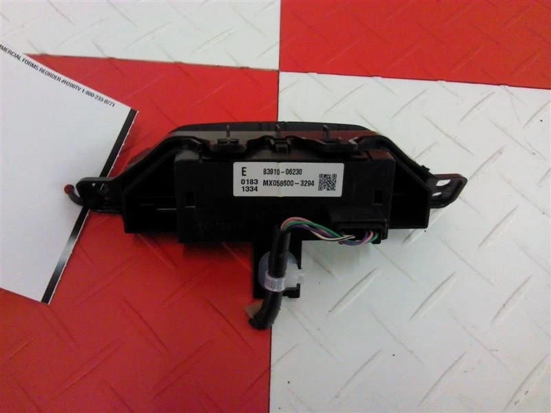 2012 2013 2014 Toyota Camry приборной панели часы 8391006230 12-14 - Изображение 2 из 4