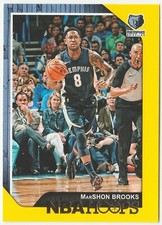 2018-19 Panini NBA Hoops Yellow MarShon Brooks #163