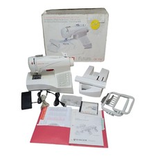 Singer Futura Sewing & Embroidery Machine CE-...