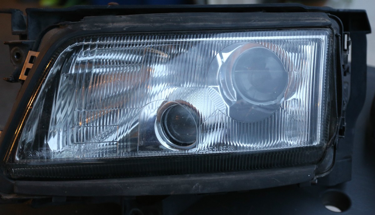 Phare Avant Droit Audi A8 (D2) 1998 - Référence 4D0941030E - Occasion En état Fonctionnel