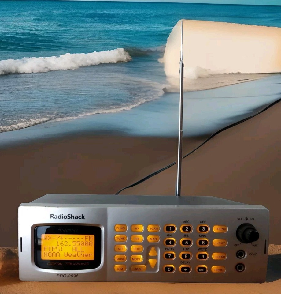 Radio Shack Pro2096 Digital Trunking Scanner w/New Antenna & Power