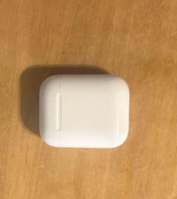 Apple AirPods 1st Generation In-Ear Headsets with Charging Case - White
