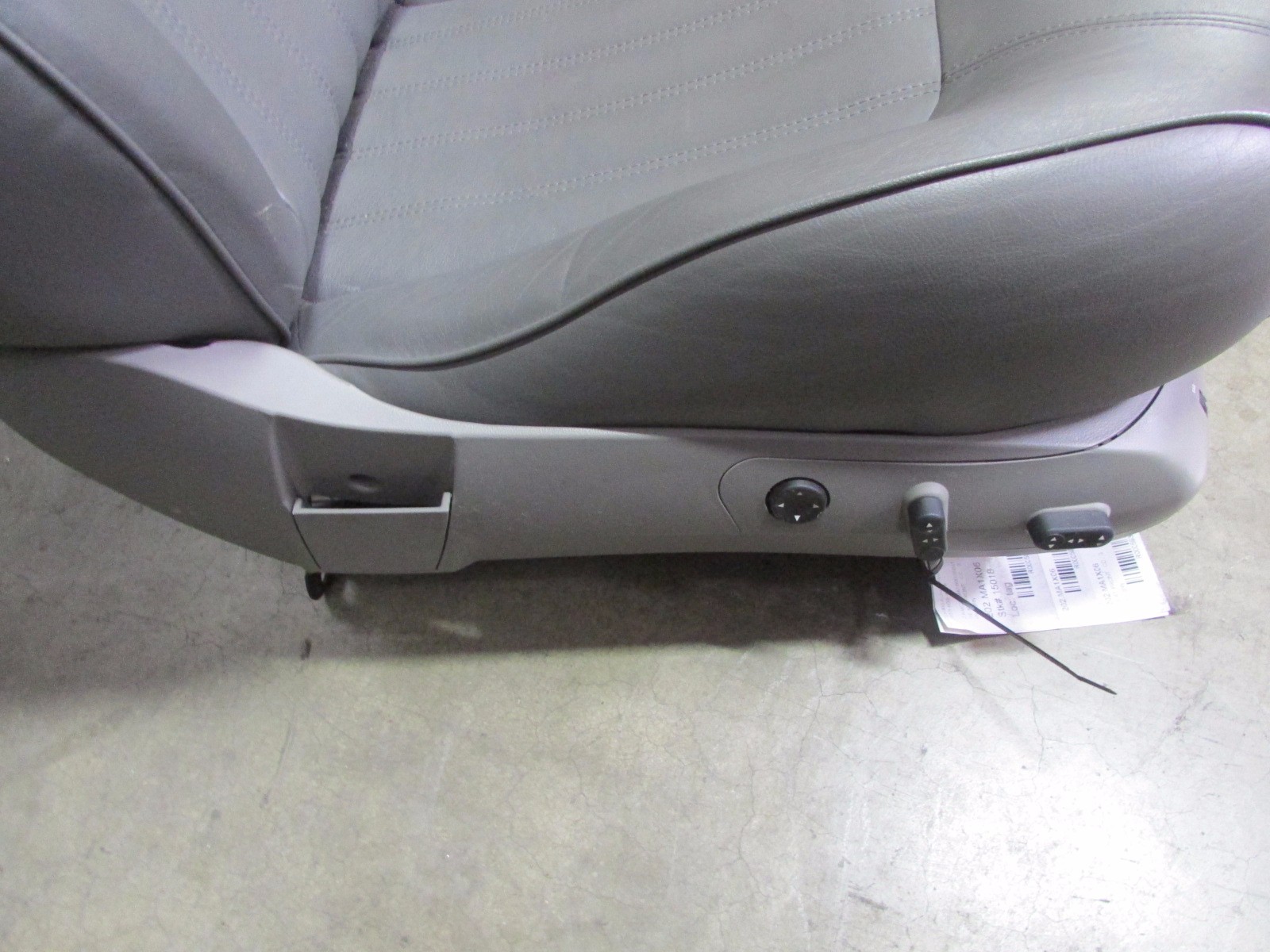 Maserati Quattroporte, RH, Right Front Seat, Grey, Used