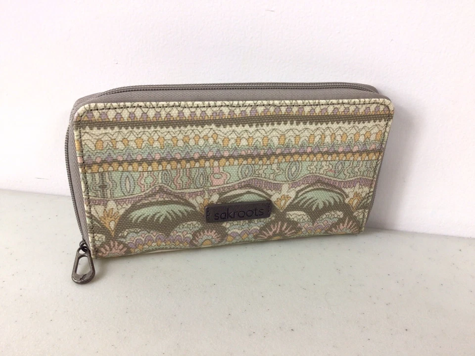 Sakroots Gray Wallet Zip Around - Image 3 of 4