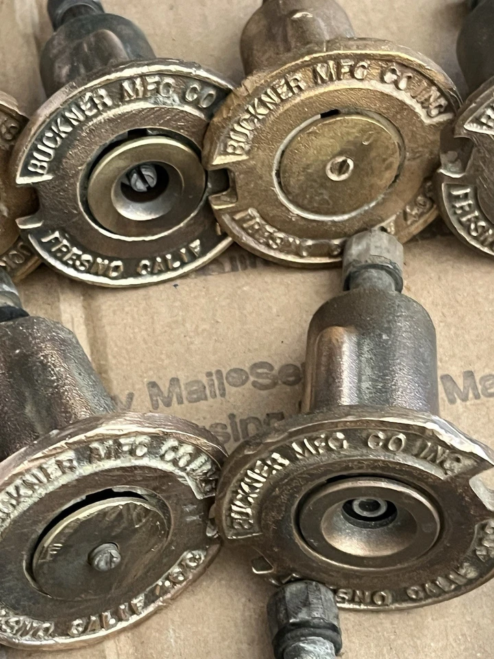 Rociadores pulverizadores emergentes de latón 24-Buckner 403 piezas o reparación envío gratuito EE. UU. Foto 4 de 4