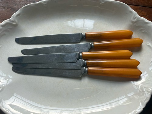 Vintage Set of 5 Stainless Steel Knives with Butterscotch Bakelite Handles
