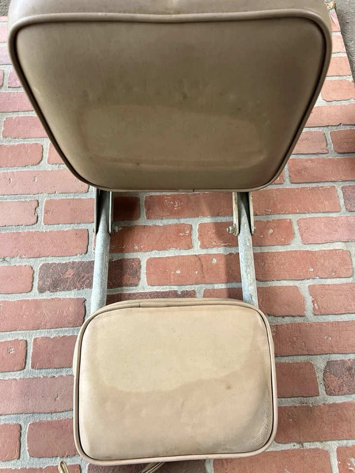 Asiento trasero plegable Nissan Datsun 720 King Cab Foto 4 de 4