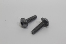 VW Polo AW Mk6 Türverkleidungs-Befestigungsschraubenpaar, neu, original